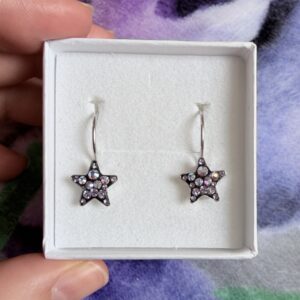 Střední tmavé hvězdičky LILA AURORA